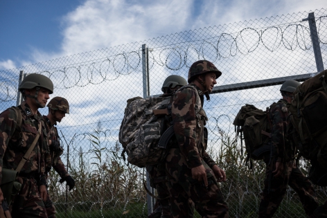 Fermeture frontière en Hongrie Röszke, Hongrie, 14 septembre 2015. L'armée hongroise se déploie le long de la frontière avec la Serbie. La Hongrie ferme le dernier point de passage à sa frontière.