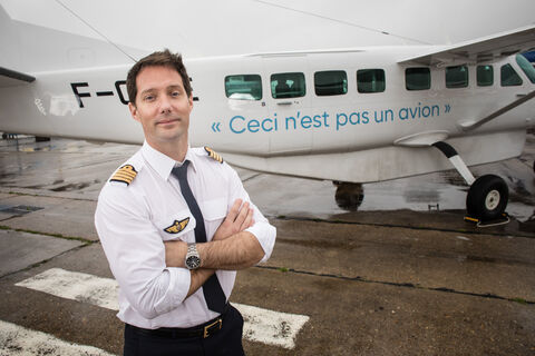 THOMAS PESQUET Thomas PESQUET parrain de l'association Aviation Sans Frontière.